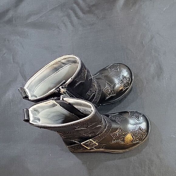 BRAND NEW KENNETH COLE REACTION UNISEX-CHILD DOLLY STAR-T - Picture 7 of 16